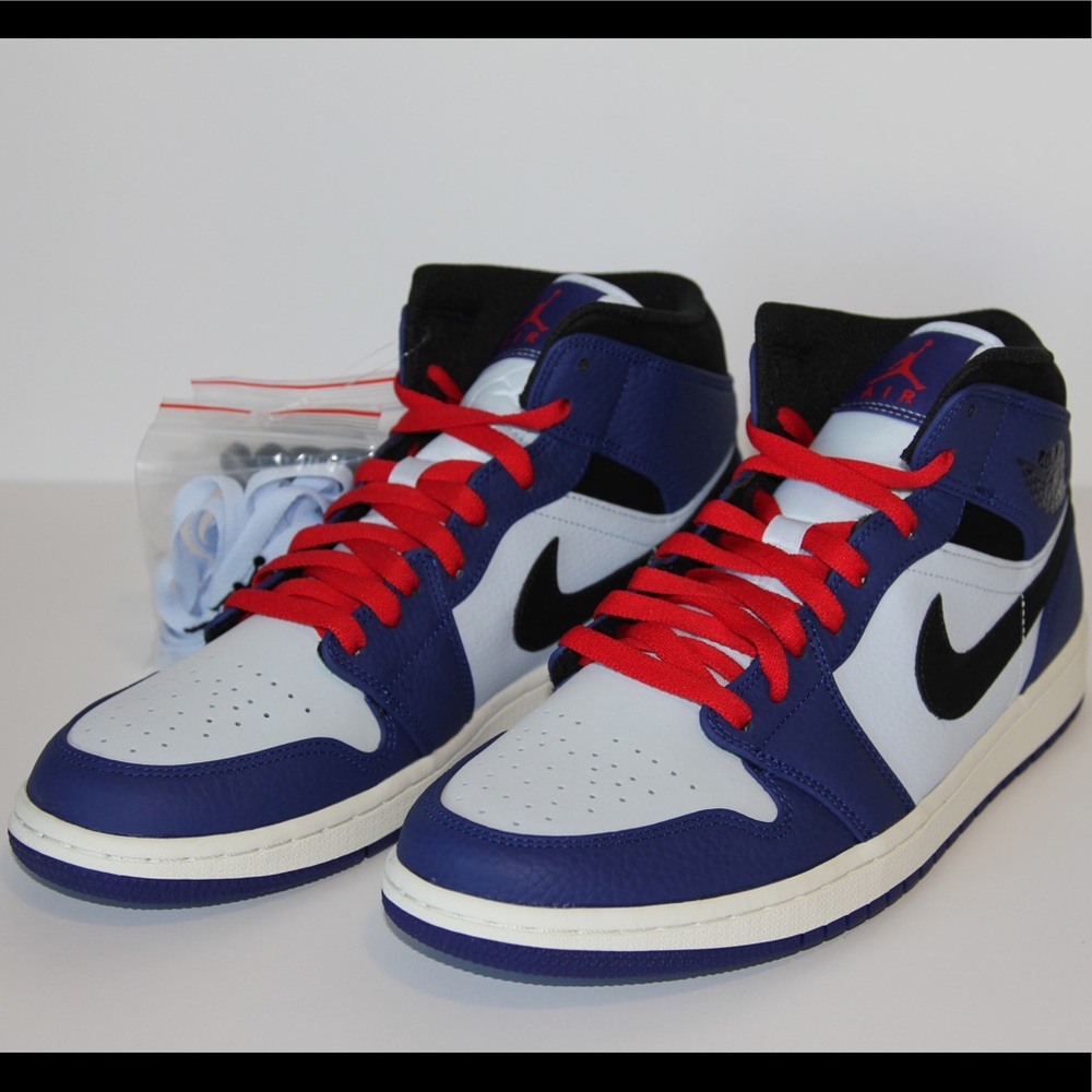***SOLD*** New Men’s Nike Air Jordan 1 Mid SE Team